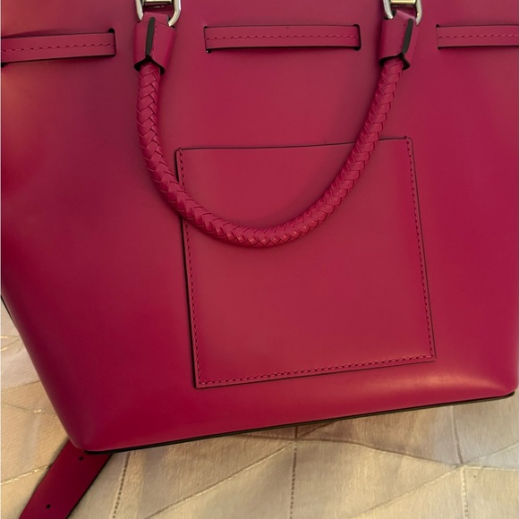 Michael Kors Pink Shoulder Bag with Elegant Design - Picture 3 of 8